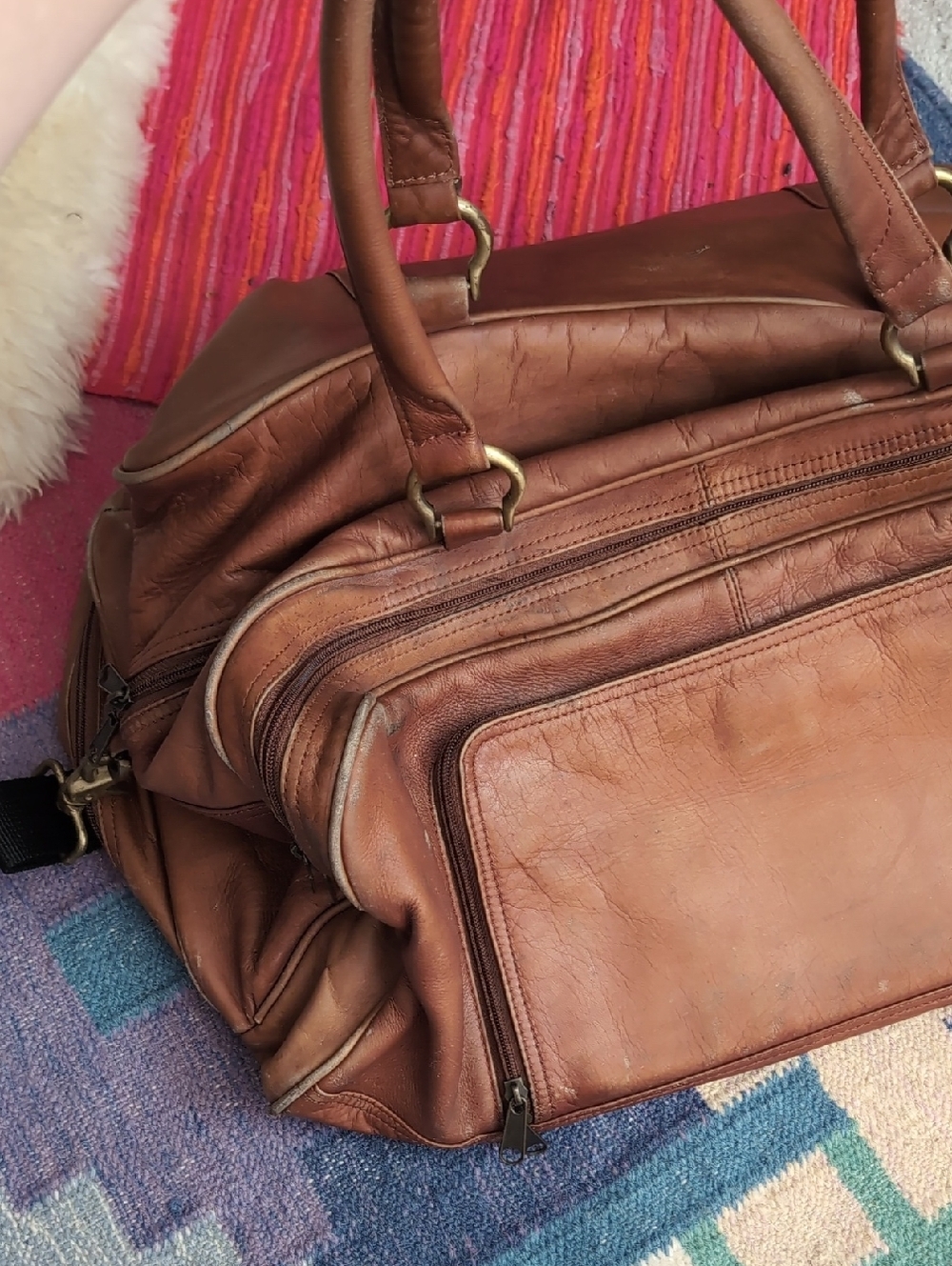 Brown Leather Weekender Bag Many Pockets & Heavy Duty Comfort Arm Strap